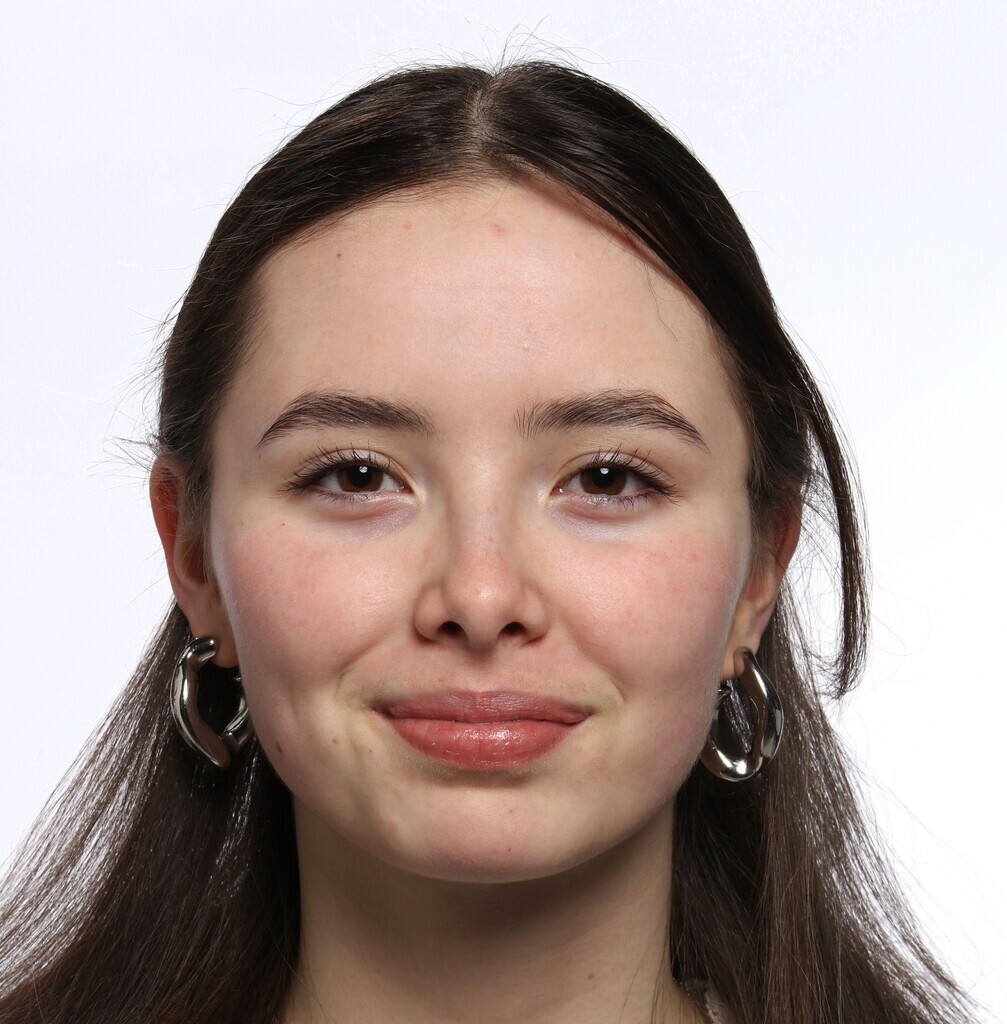Luna Mai J.