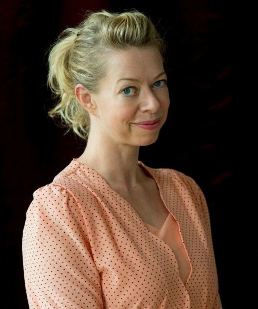 Jennifer E.