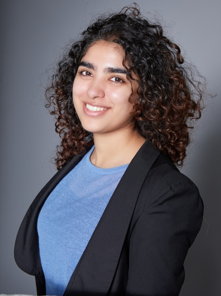 Inaya S.