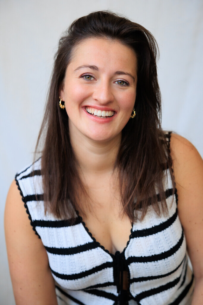 Kim R.