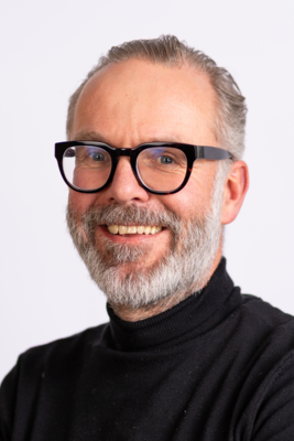 Ivo V.